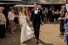 Barn-Wedding-Venue-Farnham-Bury-Court-Matthew-Lawrence-Photography12