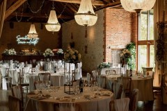 Barn-Wedding-Venue-Farnham-Bury-Court-Matthew-Lawrence-Photography14